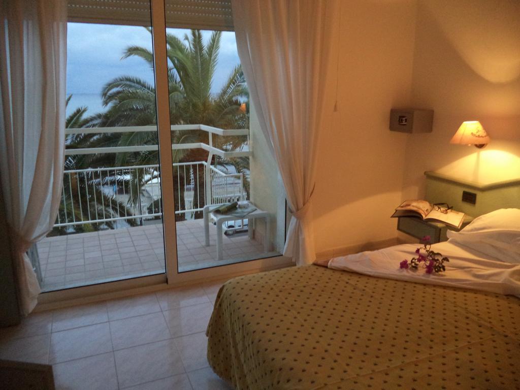 Hotel Miramare Diano Marina Luaran gambar