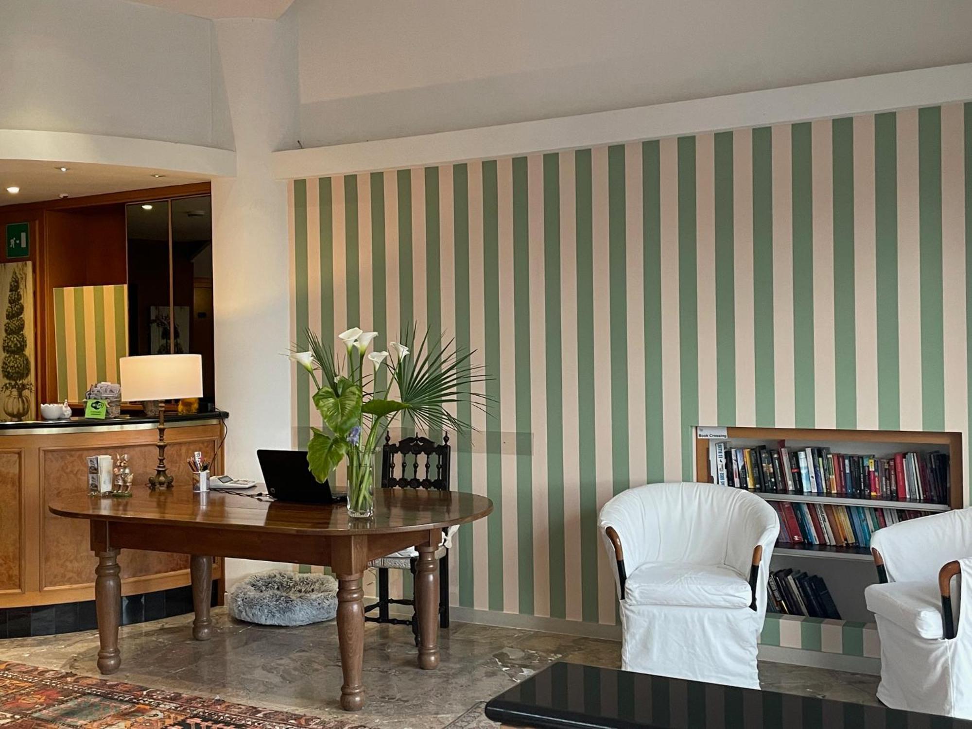 Hotel Miramare Diano Marina Luaran gambar