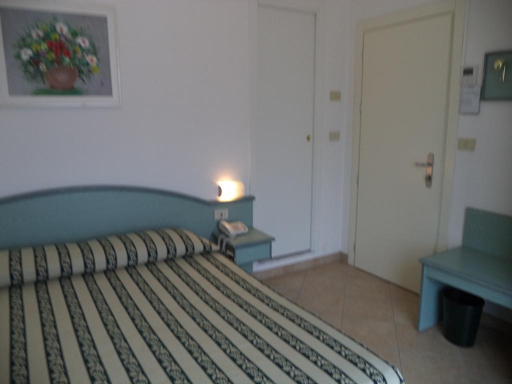 Hotel Miramare Diano Marina Bilik gambar