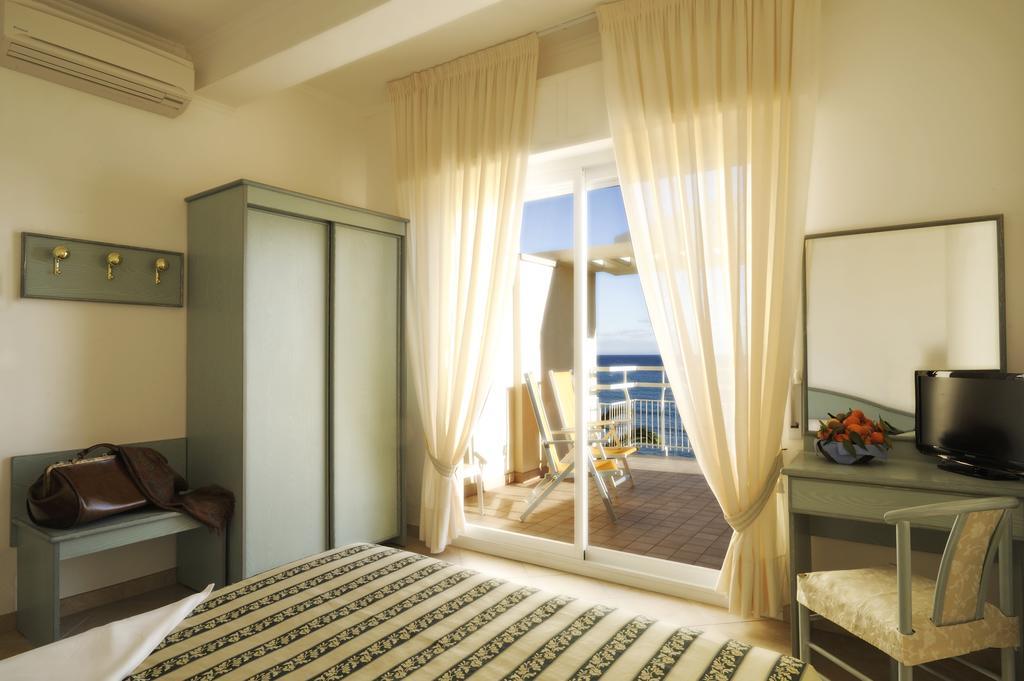 Hotel Miramare Diano Marina Luaran gambar